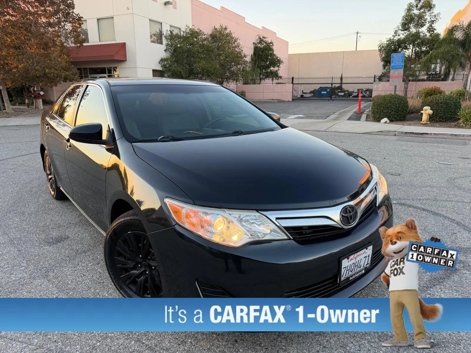 Used 2014 Toyota Camry LE FWD image 2