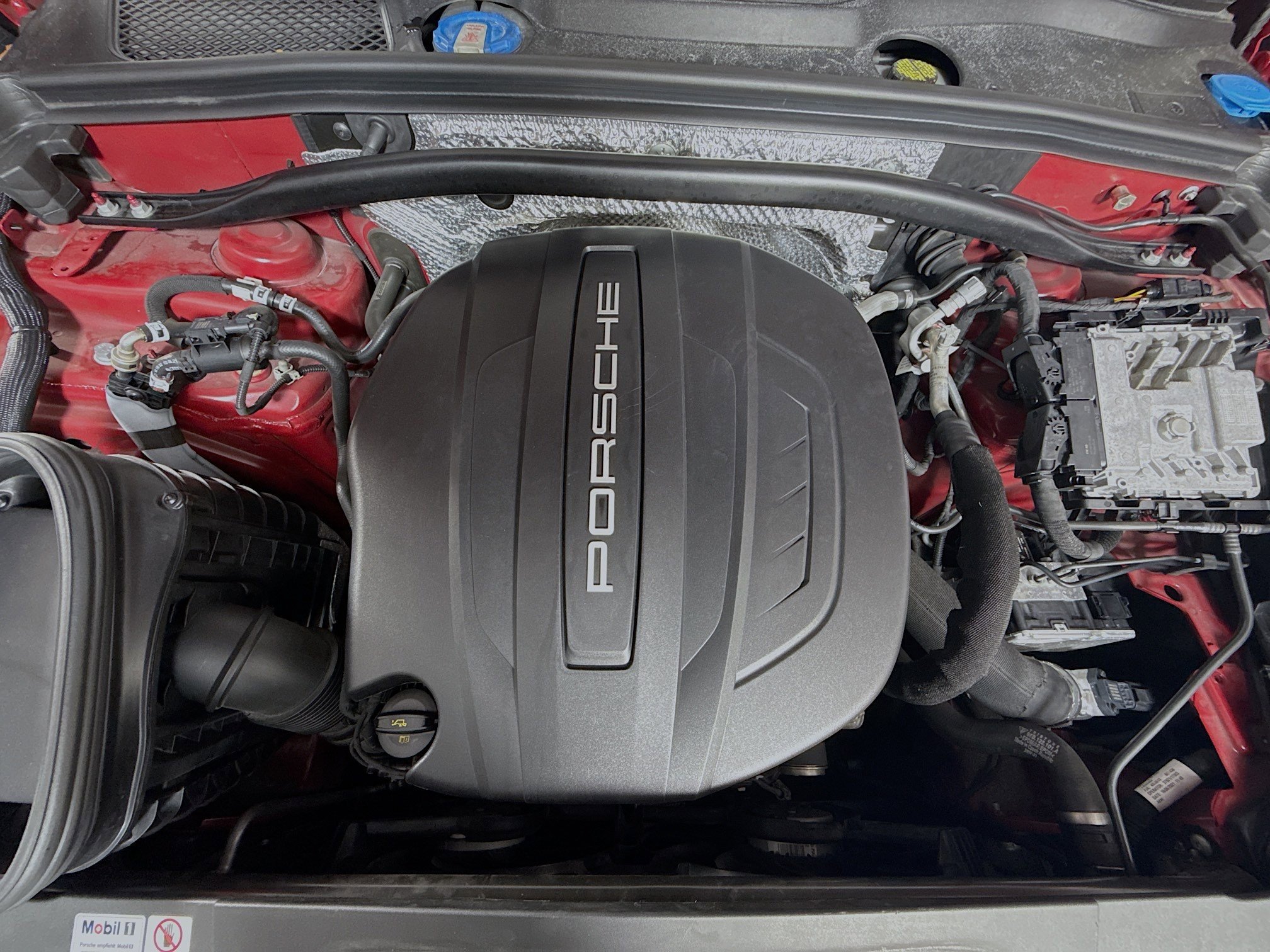 Used 2021 Porsche Macan image 37