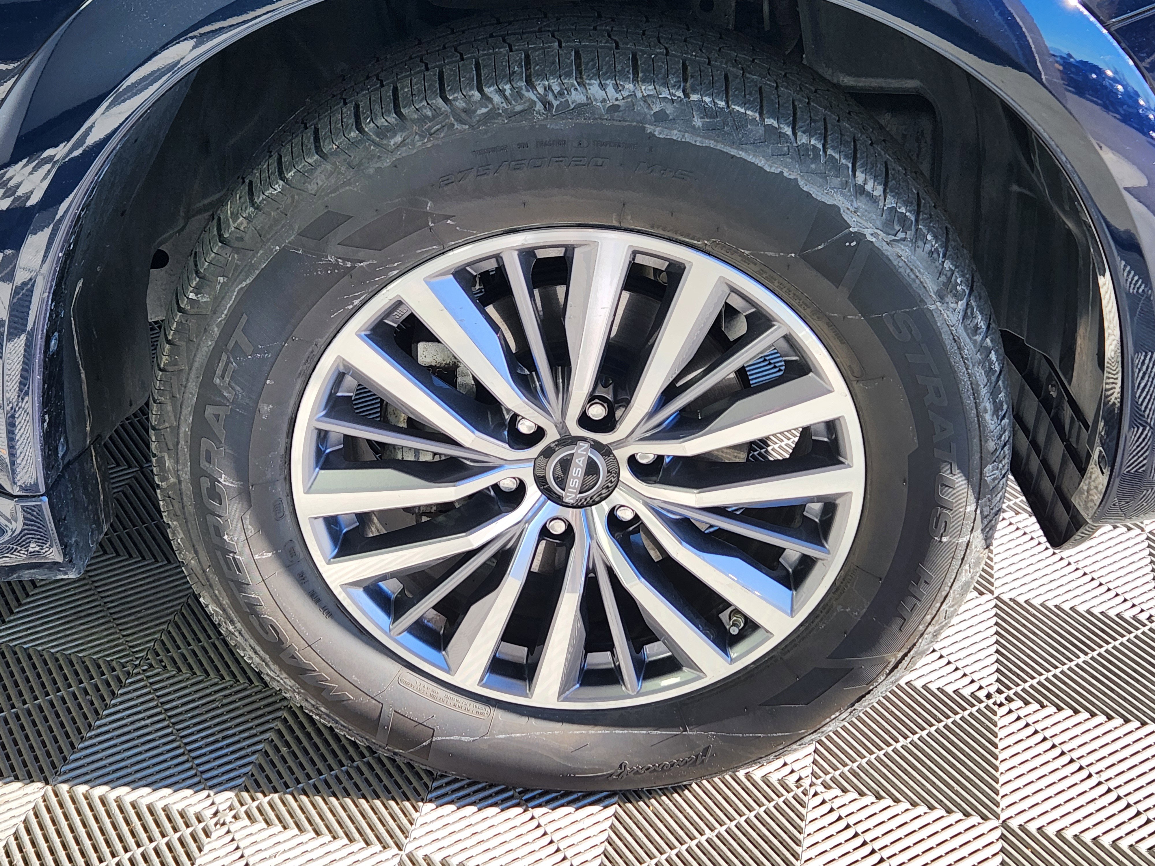 Used 2023 Nissan Armada SL w/ Captain's Chairs Package image 9