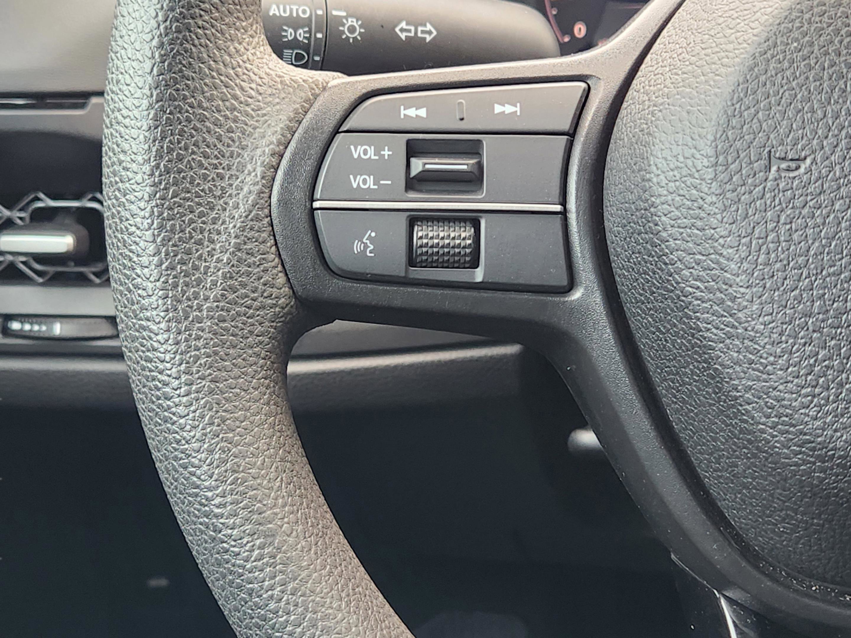 Certified 2023 Honda Accord EX image 28