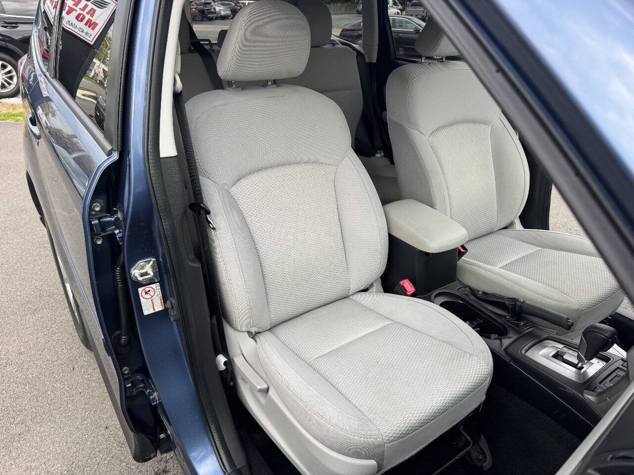 Used 2014 Subaru Forester 2.5i Premium w/ All-Weather Package AWD/4WD image 17
