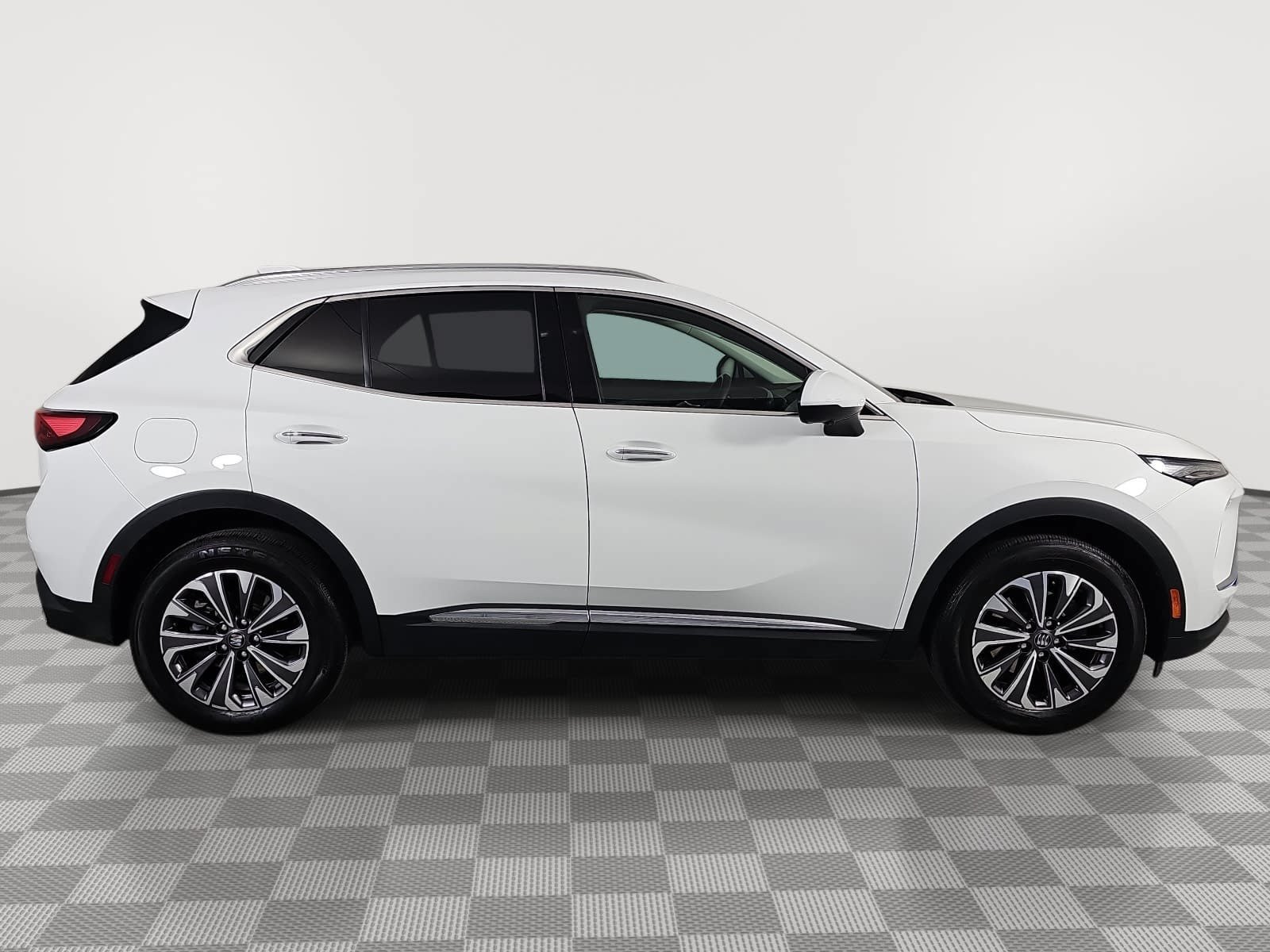 Used 2024 Buick Envision Preferred AWD/4WD image 9