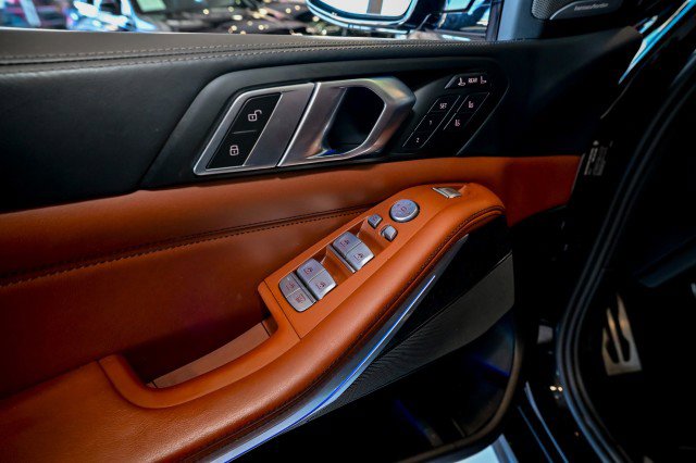 Used 2023 BMW X7 xDrive40i w/ Executive Package image 18