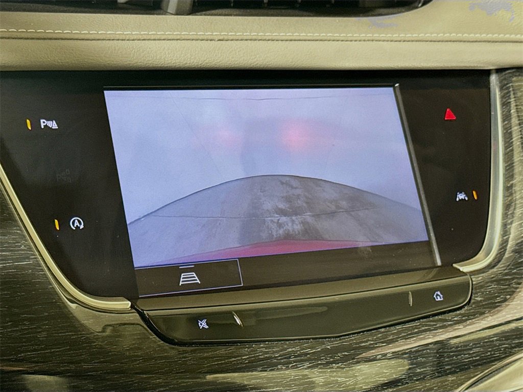 Used 2022 Cadillac XT6 Premium Luxury image 11