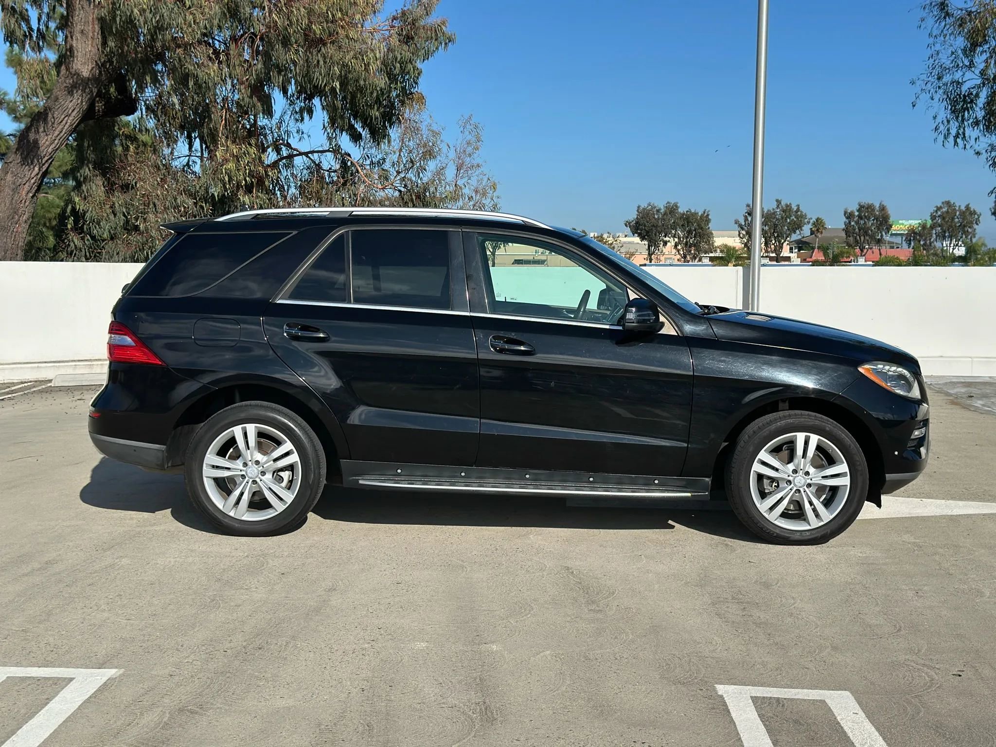 Used 2014 Mercedes-Benz ML 350 BlueTEC 4MATIC image 2