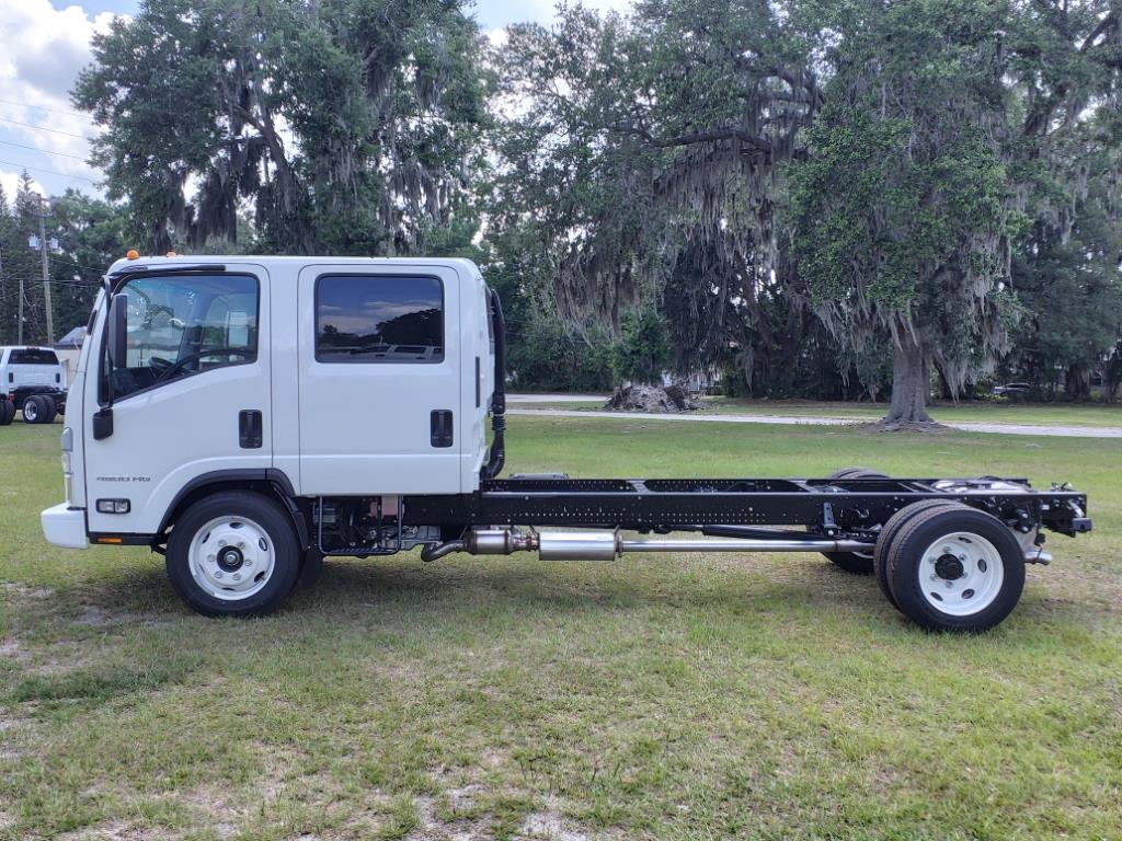 New 2024 Chevrolet Low Cab Forward image 18