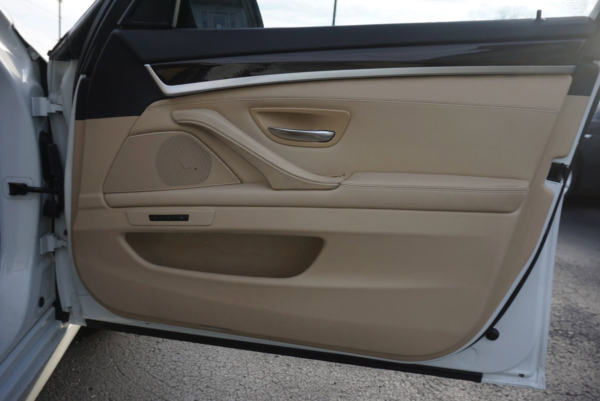 Used 2011 BMW 535i xDrive Sedan image 12