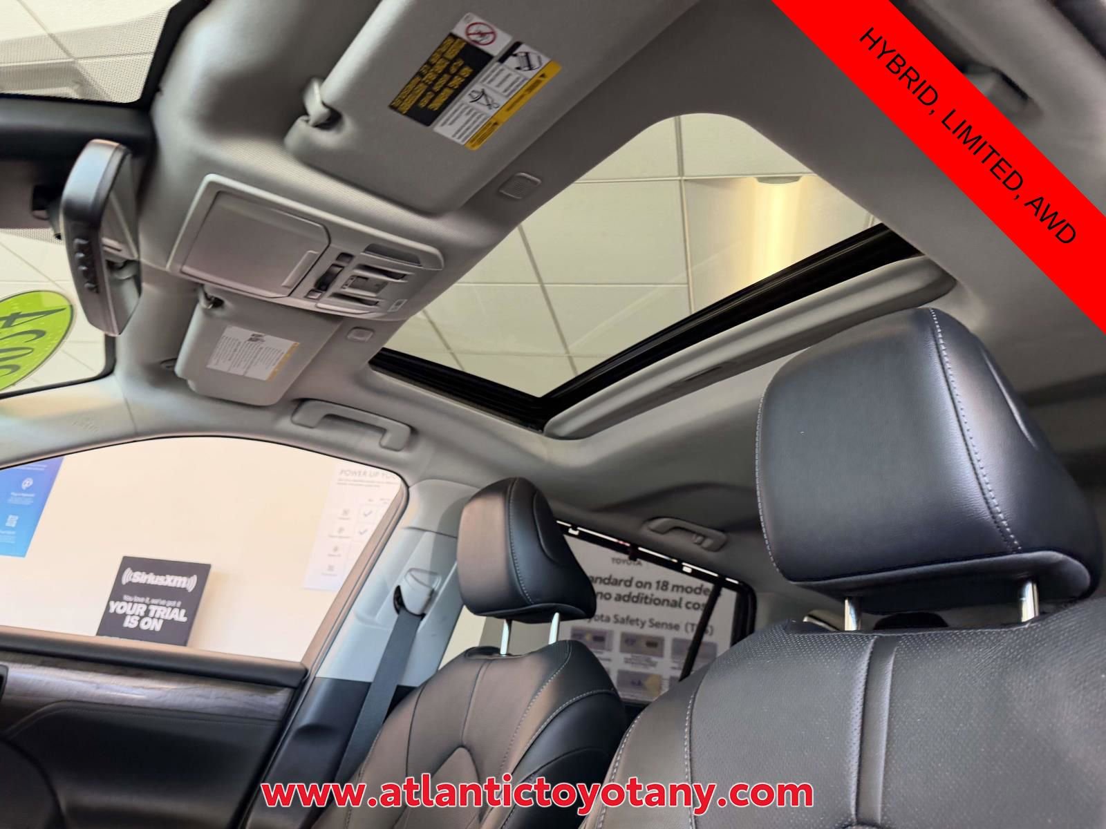Used 2024 Toyota Highlander Limited image 11