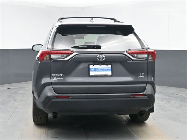 Used 2021 Toyota RAV4 LE image 9