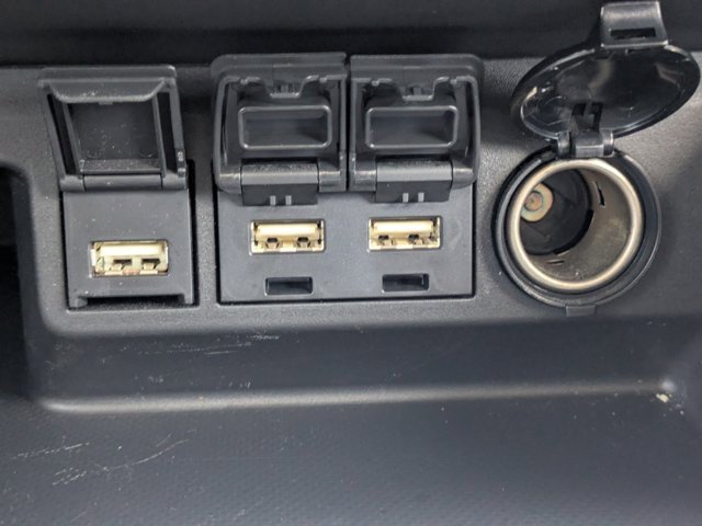 Used 2021 Toyota Highlander Limited image 22