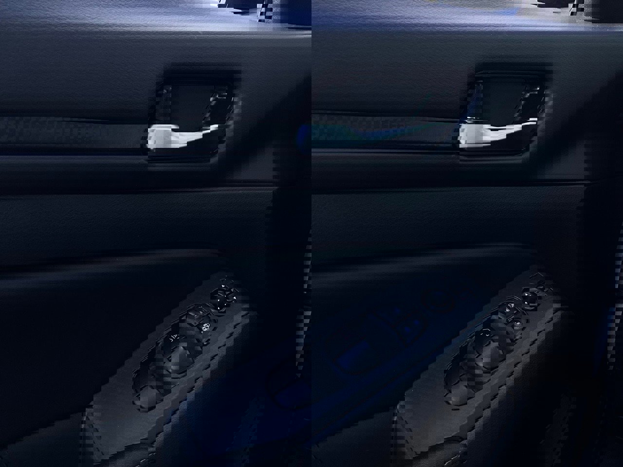 Used 2025 Nissan Altima 2.5 SV image 21