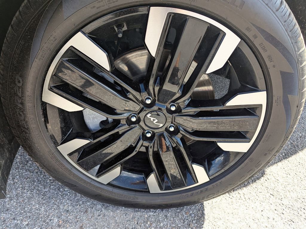 Used 2025 Kia Telluride SX image 32