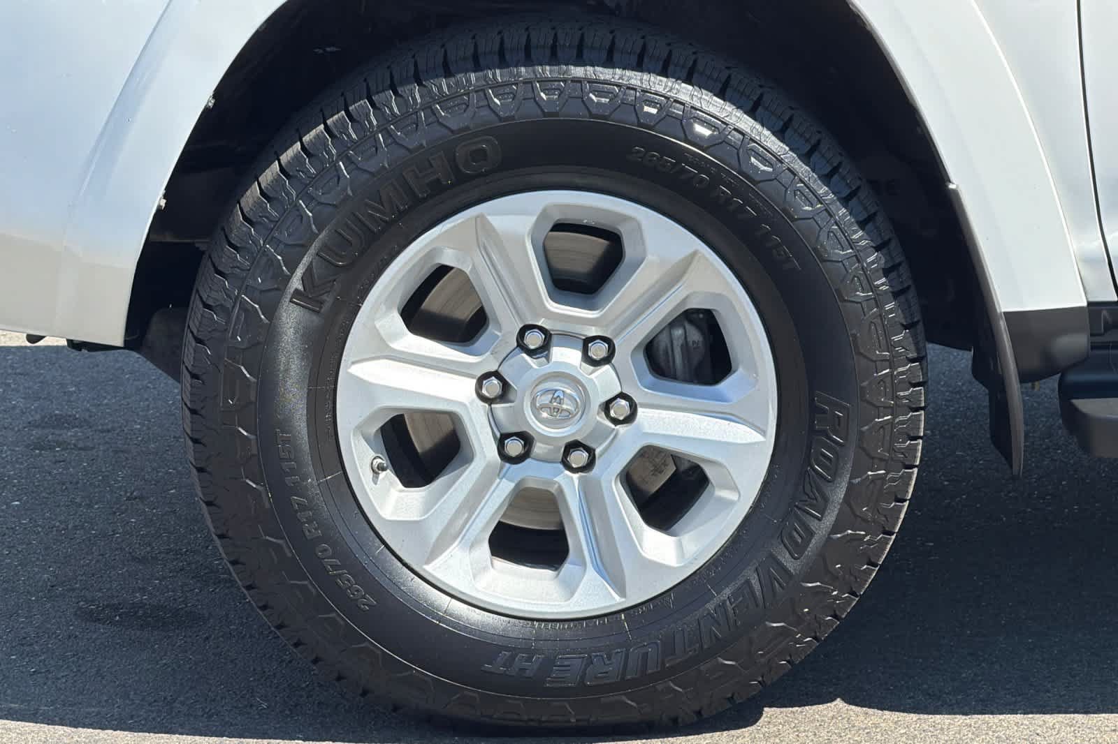 Used 2019 Toyota 4Runner SR5 AWD/4WD image 29