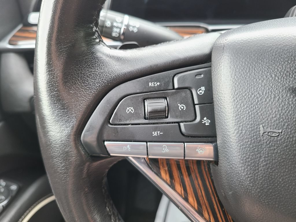 Used 2023 Cadillac Escalade ESV Premium Luxury AWD/4WD image 11