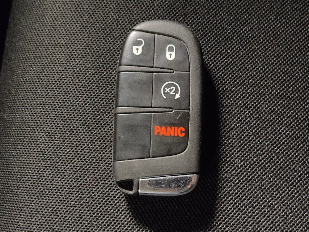 Used 2021 Jeep Renegade Latitude AWD/4WD image 32
