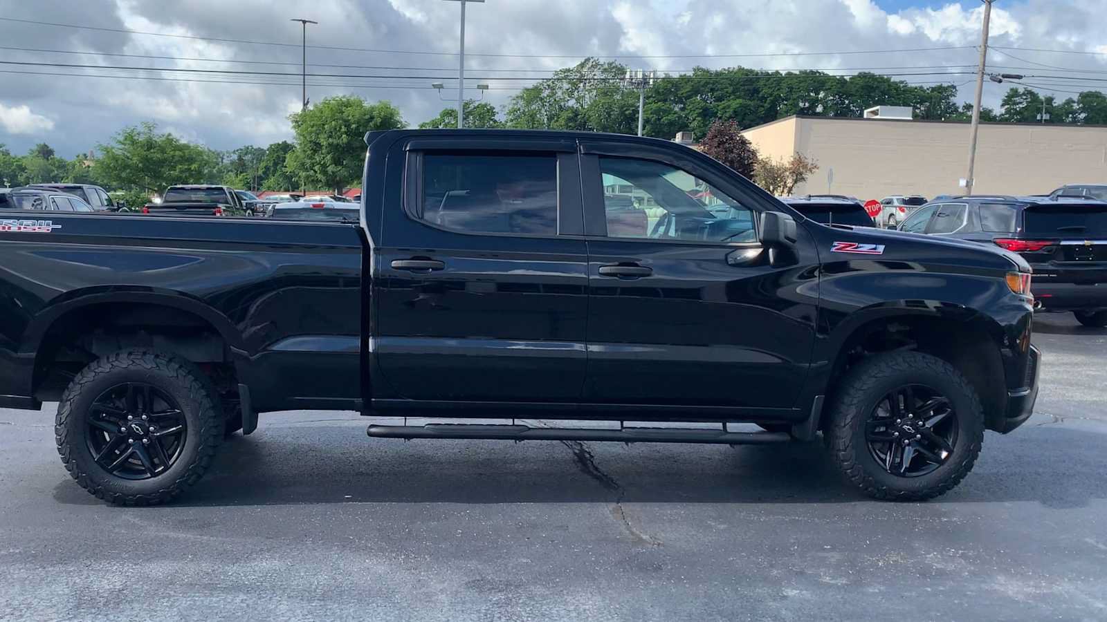Certified 2021 Chevrolet Silverado 1500 Custom Trail Boss w/ LPO, Dark Essentials Package AWD/4WD image 9