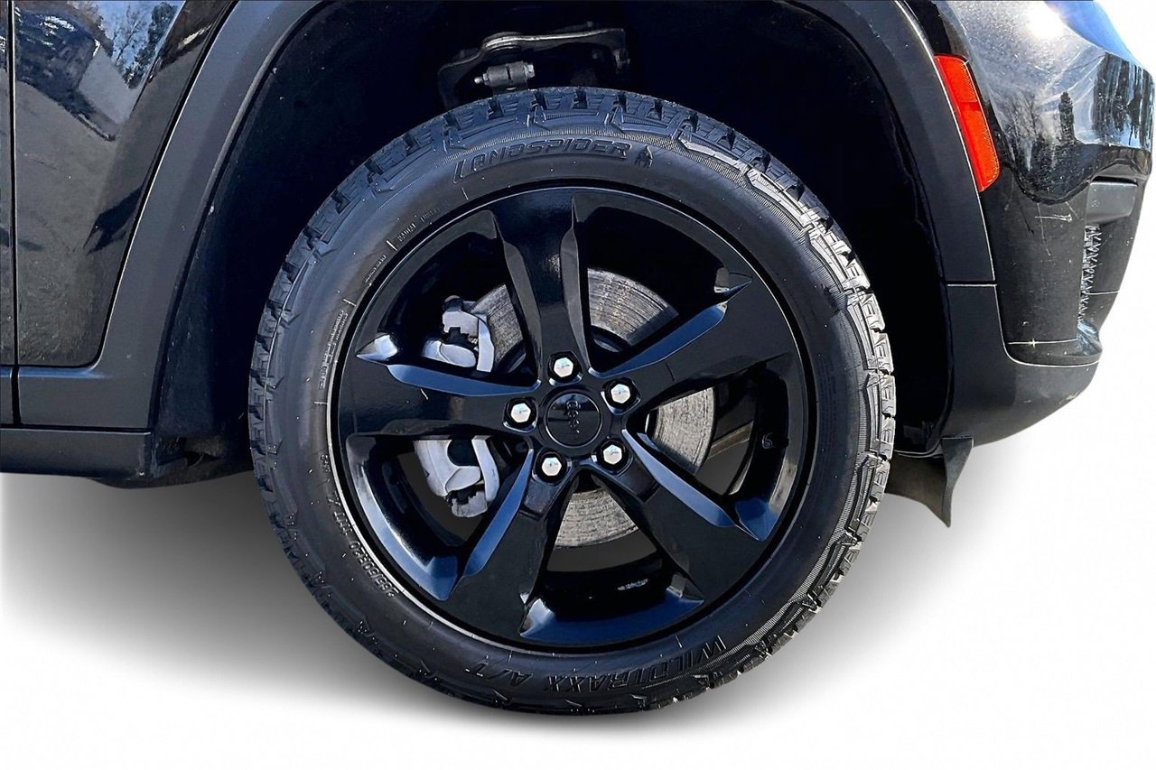 Used 2023 Jeep Grand Cherokee L Altitude image 31