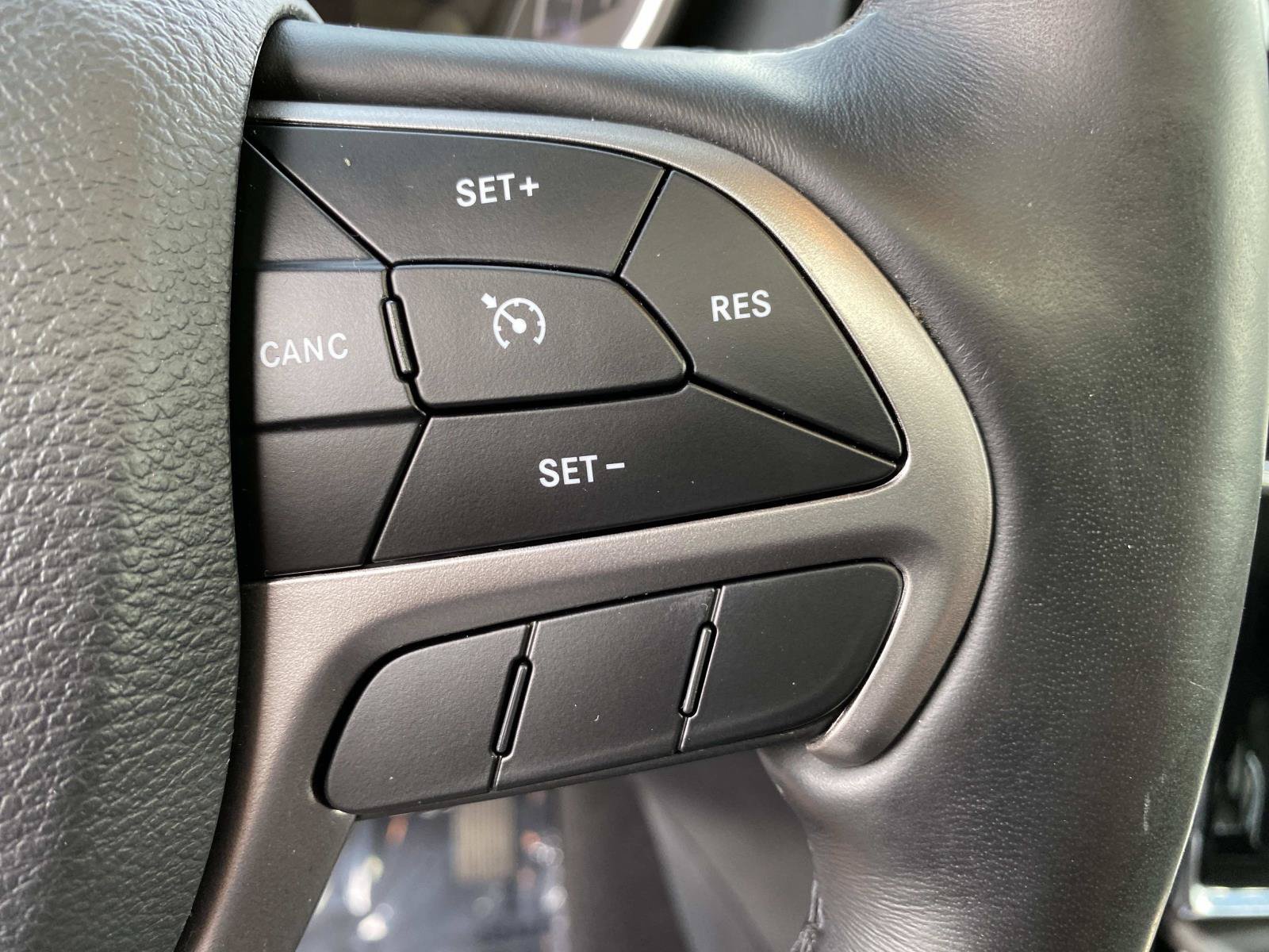 Used 2020 Jeep Grand Cherokee Altitude AWD/4WD image 18