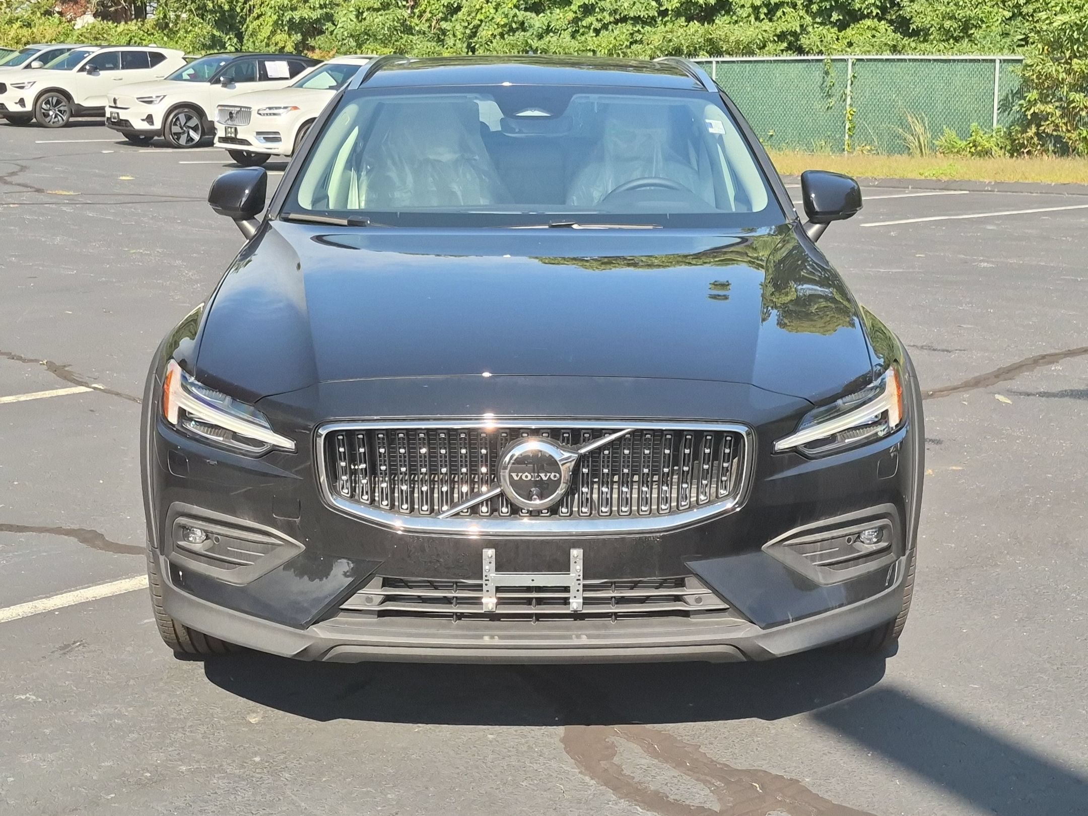 New 2026 Volvo V60 B5 Cross Country Plus w/ Climate Package AWD/4WD image 2