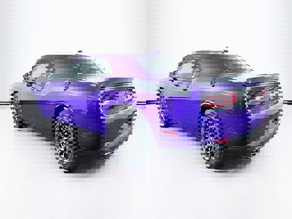 Used 2018 Dodge Challenger GT w/ Driver Convenience Group image 4