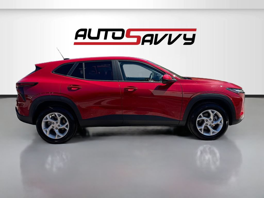 Used 2026 Chevrolet Trax LS w/ LS Convenience Package FWD image 8