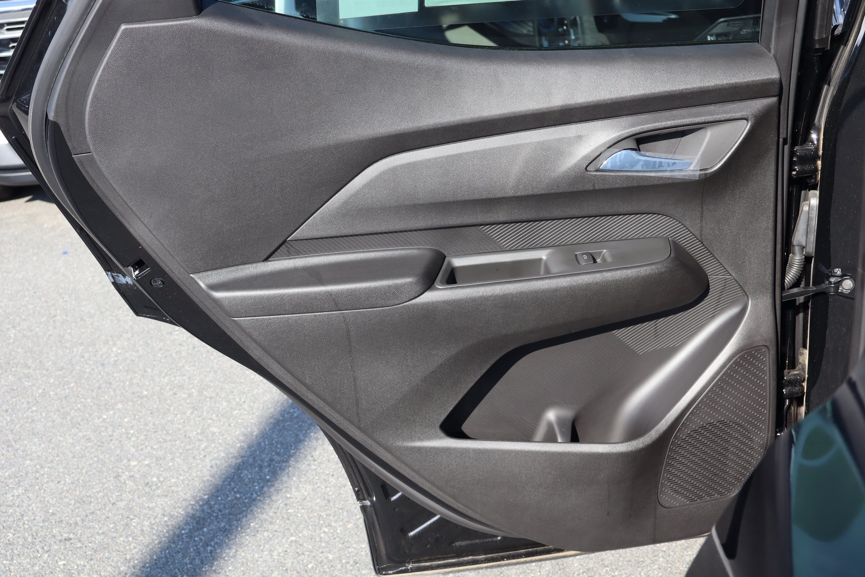 New 2027 Chevrolet Bolt LT w/ Comfort Package FWD image 18