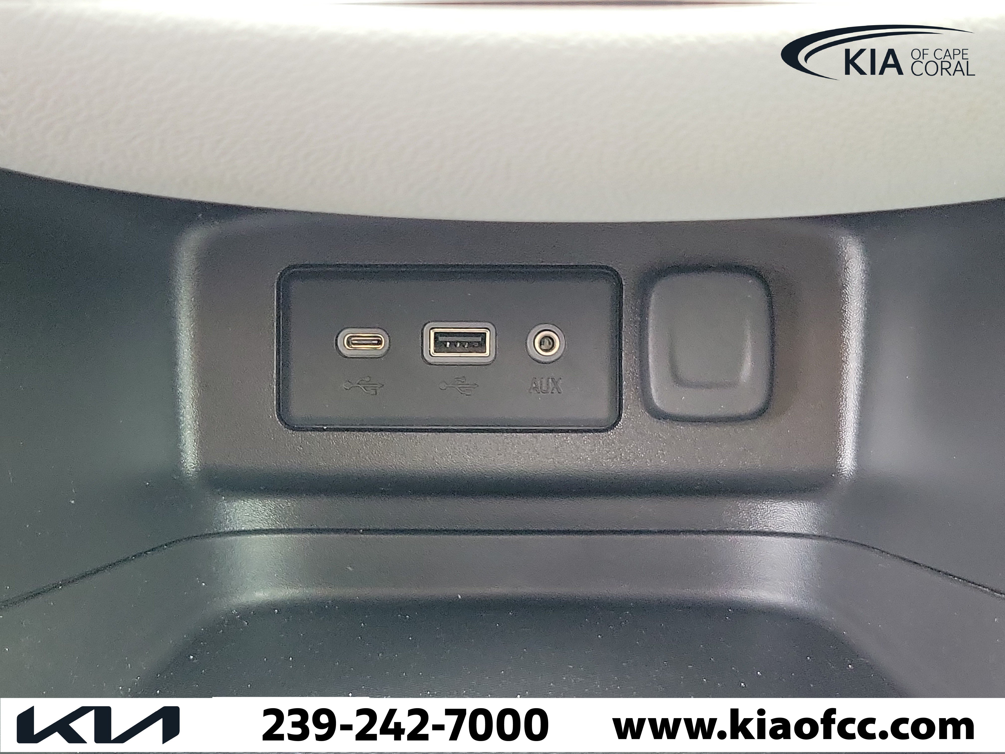 Used 2022 Chevrolet Equinox LS FWD image 28