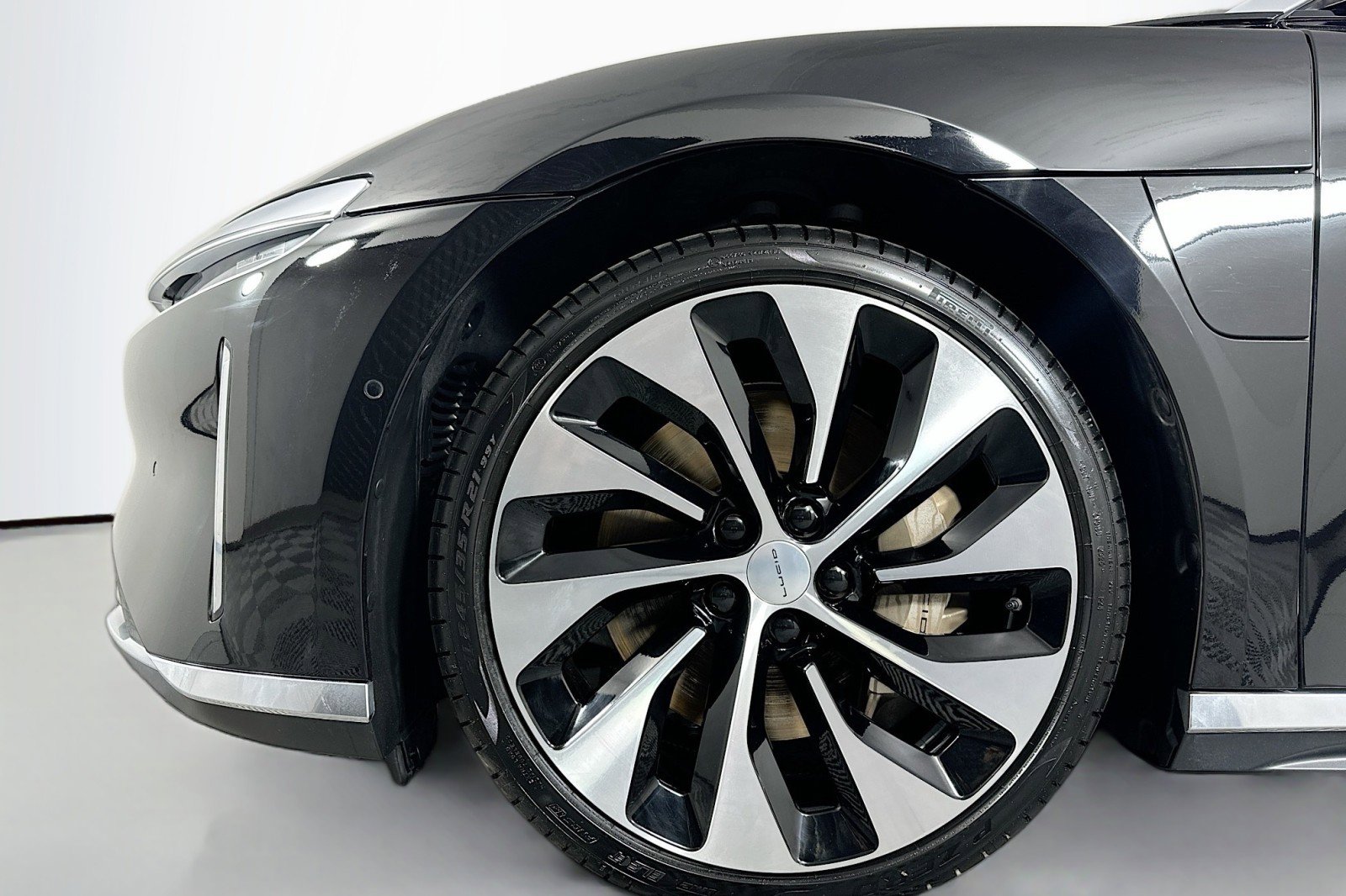 Used 2022 Lucid Air Grand Touring image 12