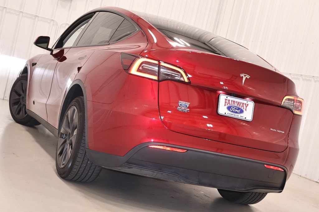 Used 2025 Tesla Model Y Long Range AWD/4WD image 32