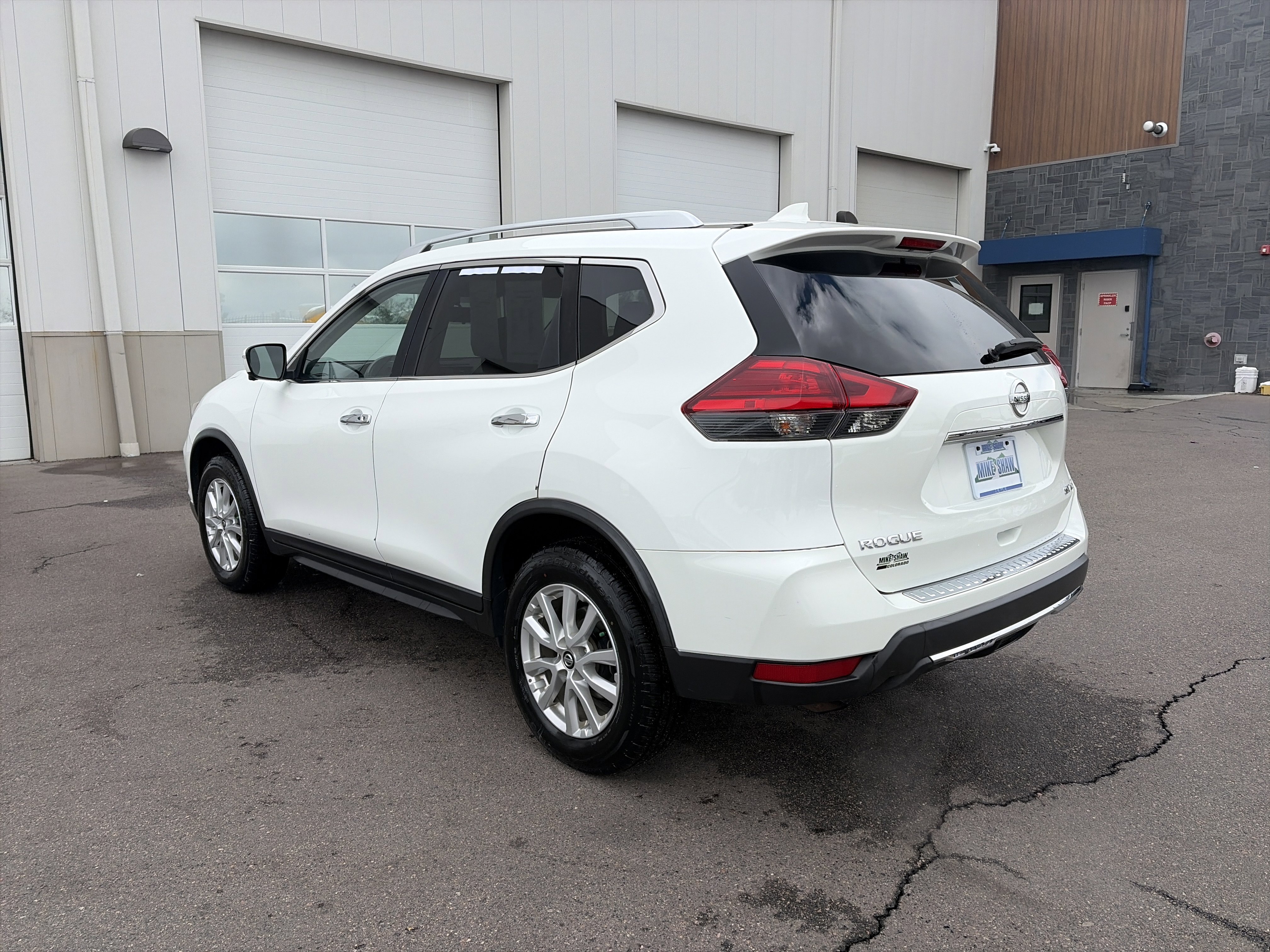 Used 2017 Nissan Rogue SV w/ SV Premium Package AWD/4WD image 7