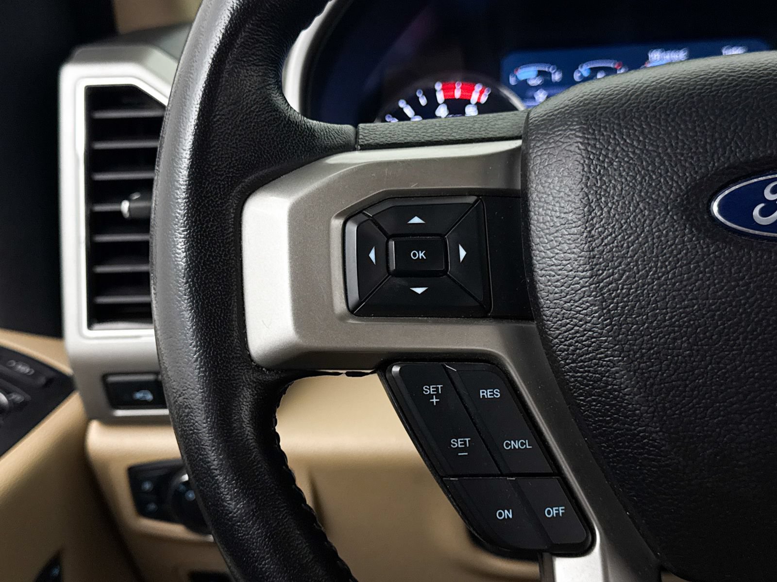 Used 2021 Ford F250 Lariat w/ Lariat Ultimate Package AWD/4WD image 33