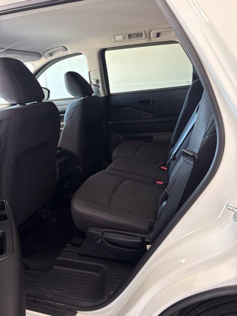 Certified 2023 Nissan Pathfinder S FWD image 16