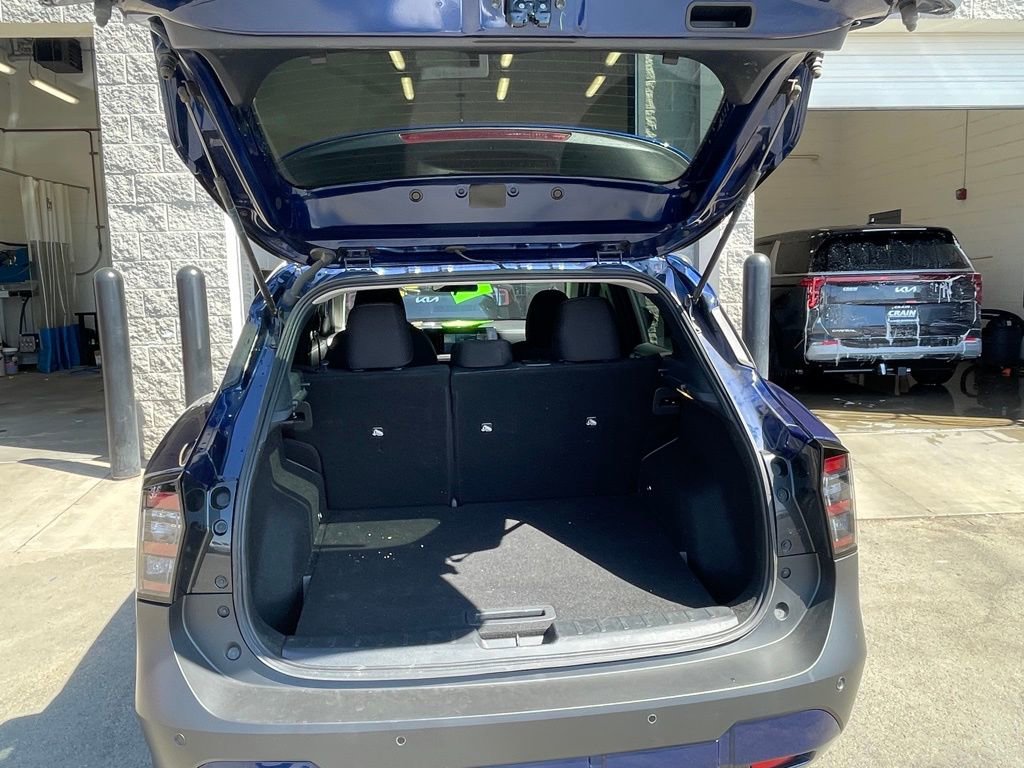 Used 2025 Nissan Kicks SV image 9