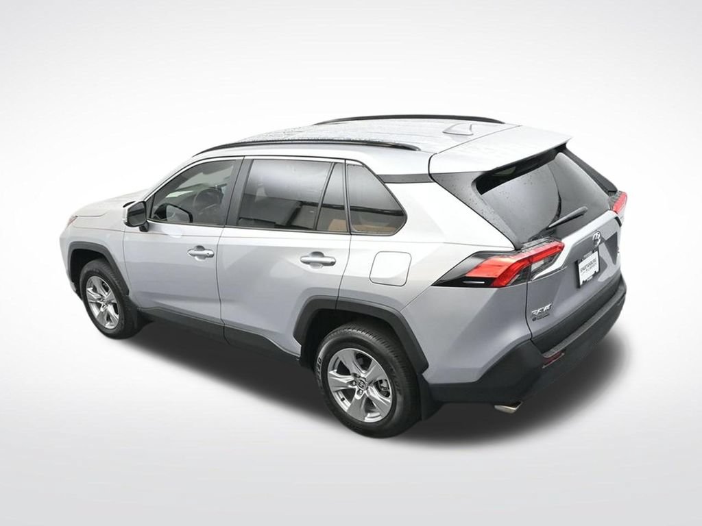 Used 2025 Toyota RAV4 XLE w/ Convenience Package FWD image 28