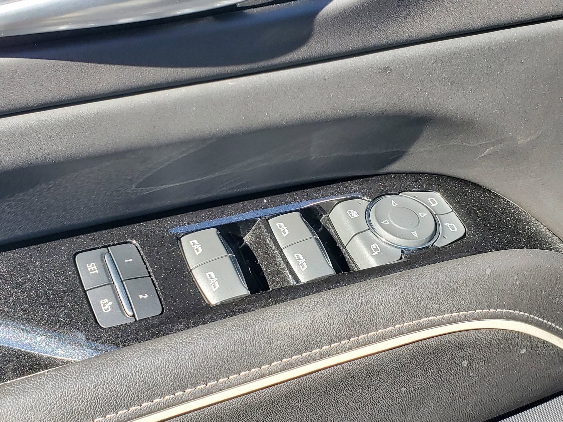 Used 2024 Cadillac Escalade Premium Luxury Platinum image 18