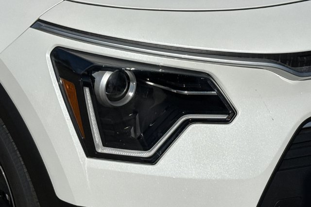New 2026 Kia Niro EX FWD image 34