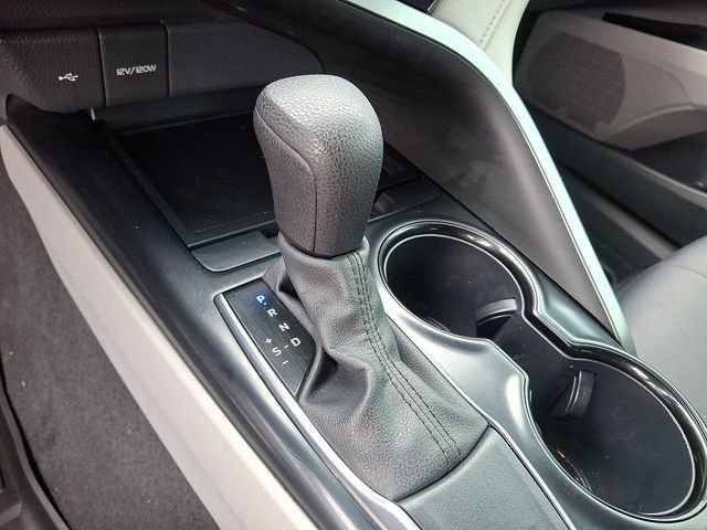 Used 2020 Toyota Camry LE FWD image 10