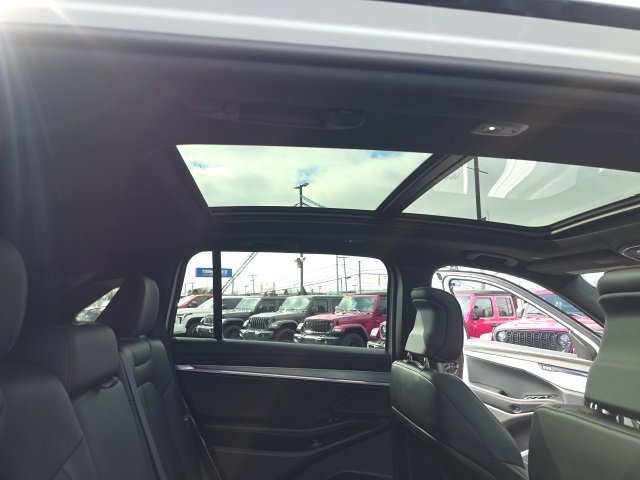 Used 2024 Jeep Wagoneer Launch Edition image 50