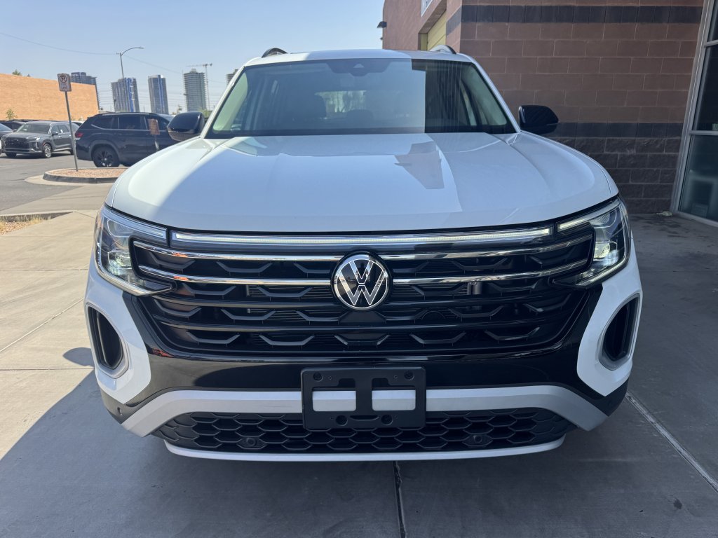 Used 2024 Volkswagen Atlas Peak Edition SE AWD/4WD image 7