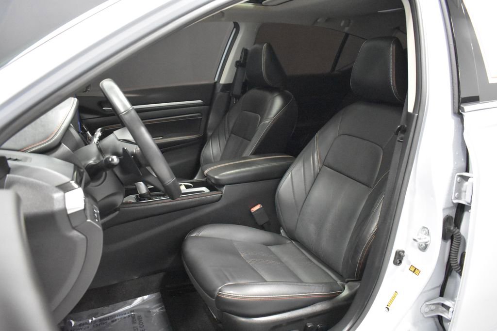 Used 2023 Nissan Altima 2.5 SR w/ SR Premium Package image 5