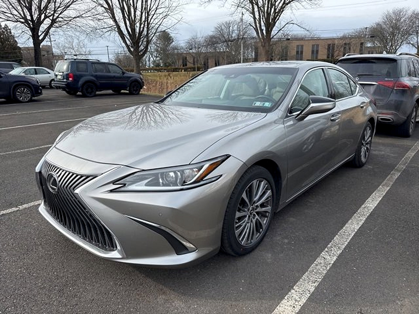 Used 2020 Lexus ES 350 w/ Premium Package image 5