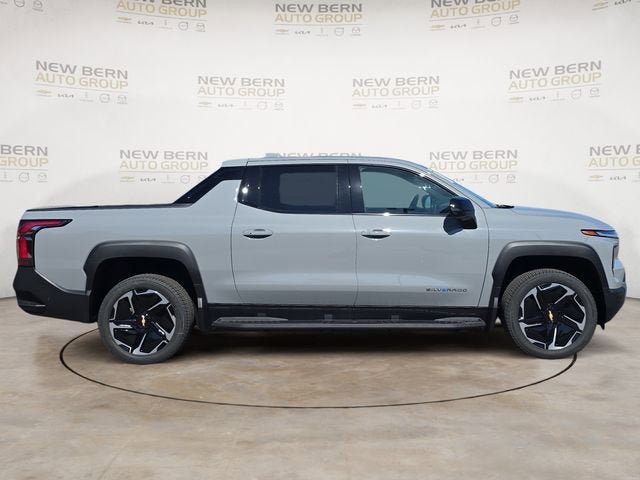 New 2026 Chevrolet Silverado EV LT w/ Premium Package AWD/4WD image 6