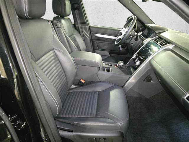 Used 2024 Land Rover Discovery Dynamic SE AWD/4WD image 9