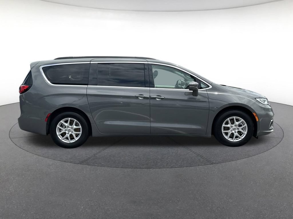 Certified 2022 Chrysler Pacifica Touring-L FWD image 7
