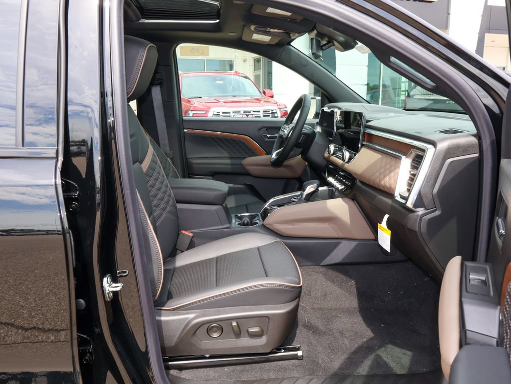 New 2026 GMC Canyon Denali w/ LPO, Black Badging Package AWD/4WD image 33