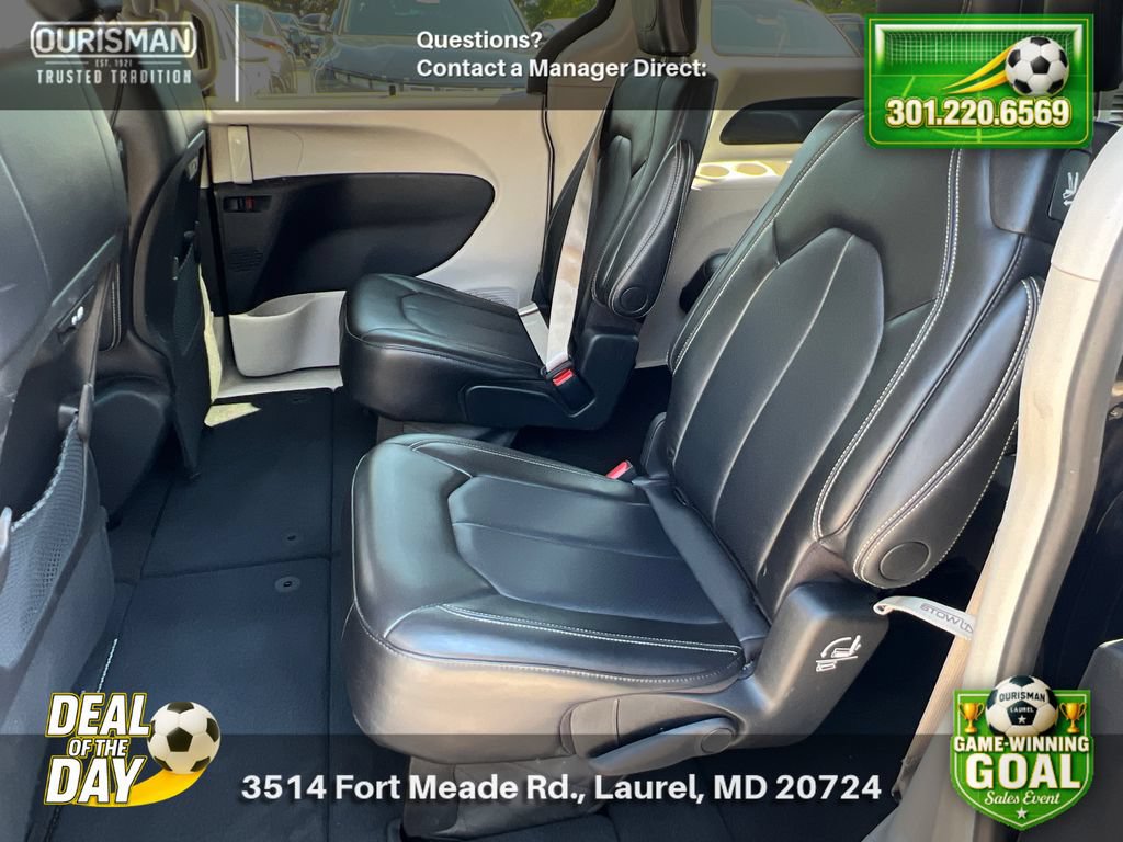 Used 2024 Chrysler Pacifica Touring-L FWD image 19