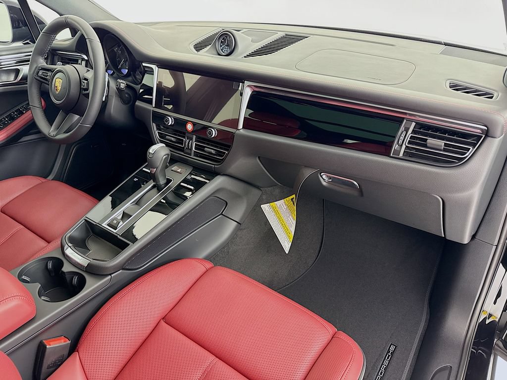 New 2026 Porsche Macan AWD/4WD image 32