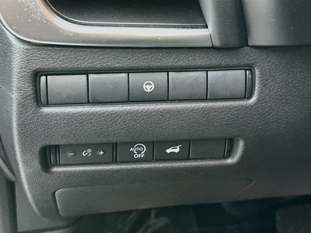 Certified 2026 Nissan Rogue SV AWD/4WD image 16