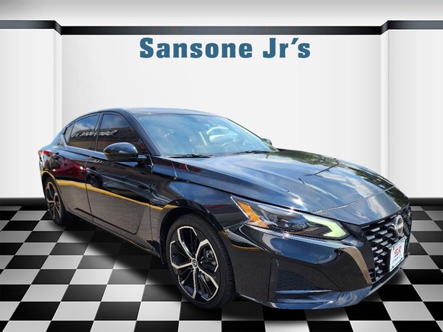 Certified 2023 Nissan Altima 2.5 SR w/ SR Premium Package image 1