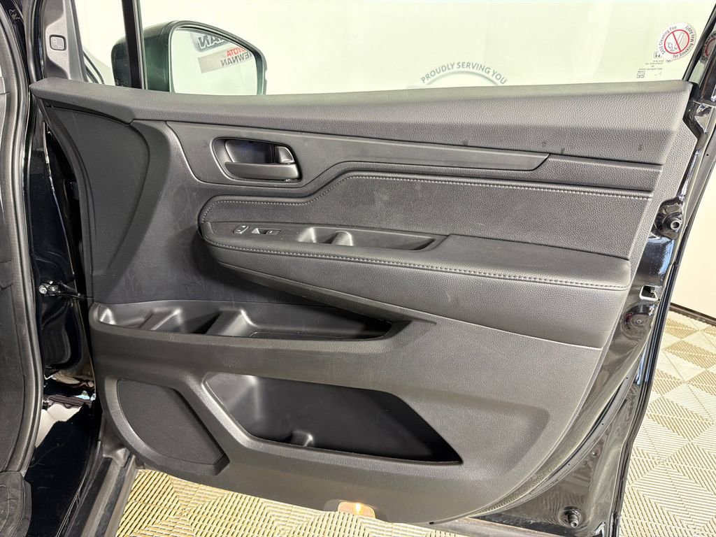 Used 2025 Honda Odyssey EX-L image 15